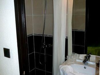 Logis Drom'Sud Hotel Donzere Екстер'єр фото